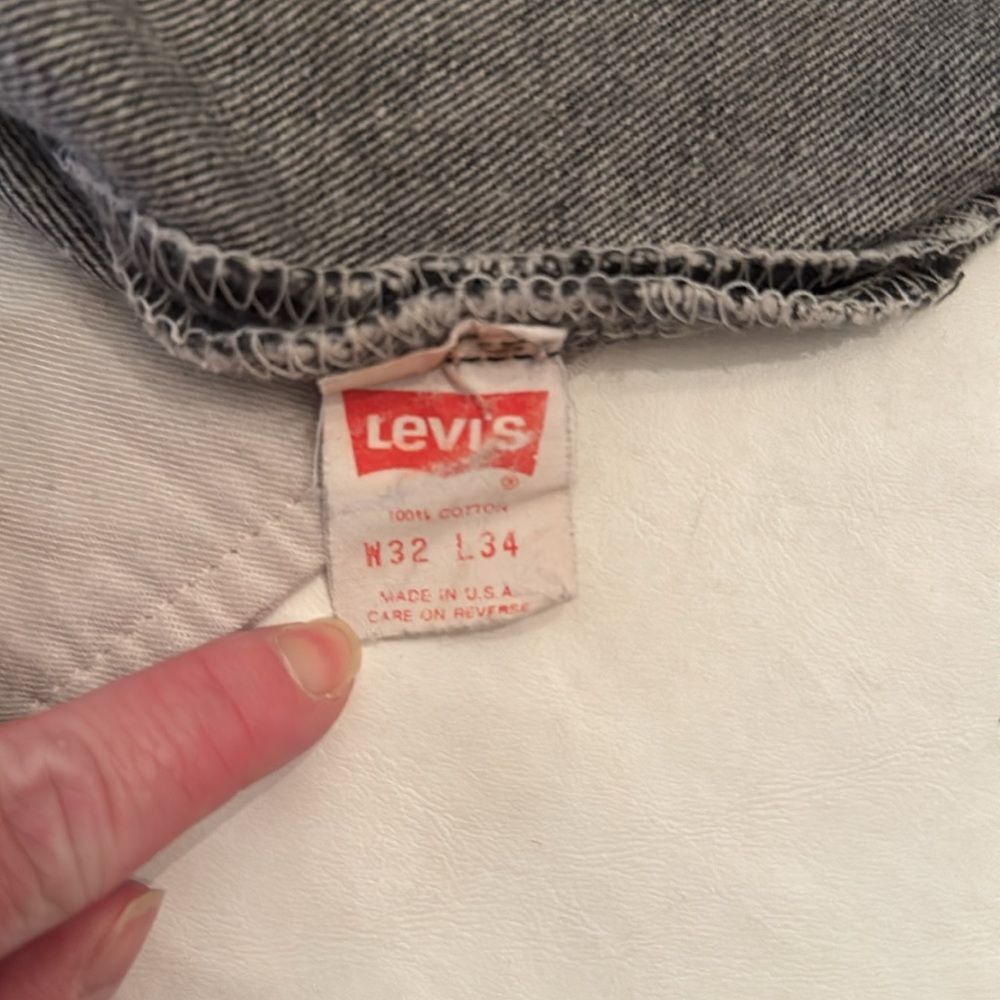 Levi’s 501 Raw Hem Black Denim Shorts, waist measures 30” - Picture 8 of 8